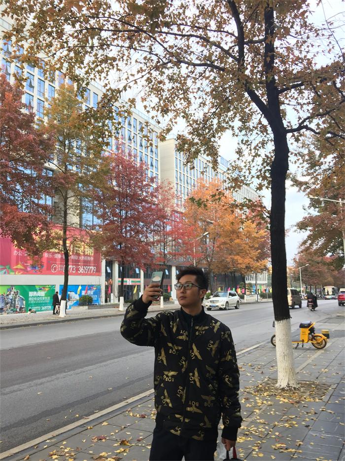 在桂林做易经培训的海真老师的爱子冬冬 在桂林做易经培训的海真老师的爱子冬冬