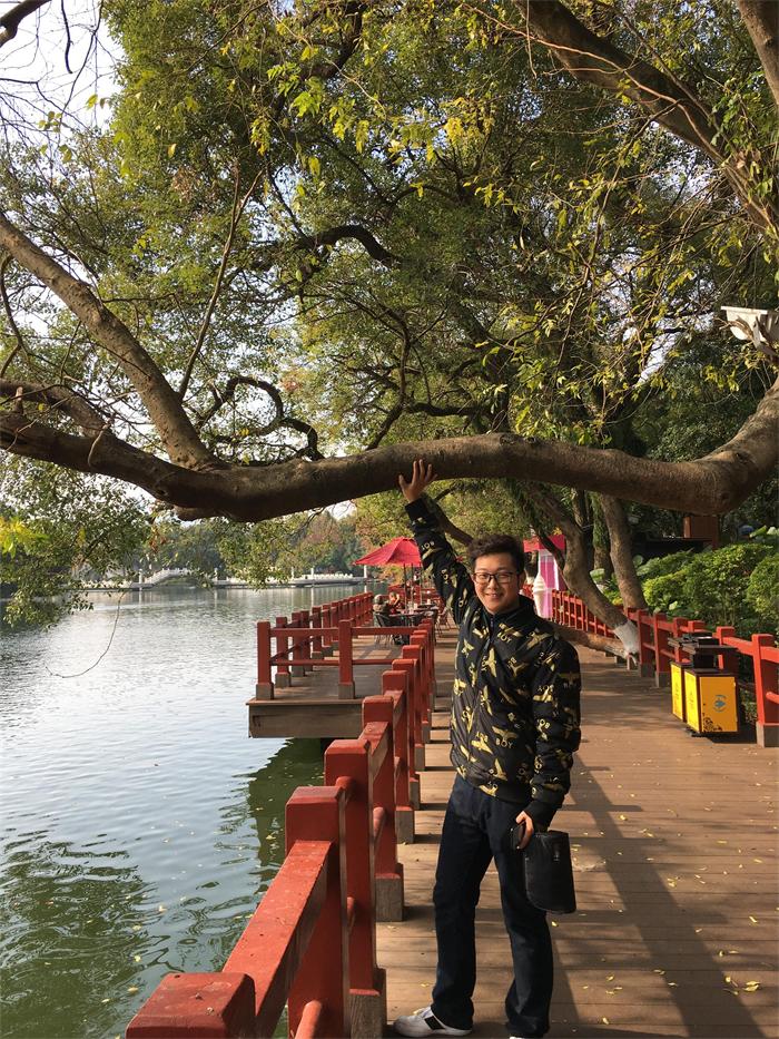 在桂林做易经培训的海真老师的爱子冬冬 在桂林做易经培训的海真老师的爱子冬冬